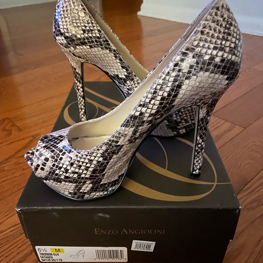 Enzo Angiloni size 6.5 “Eatanen snake print peep toe heels